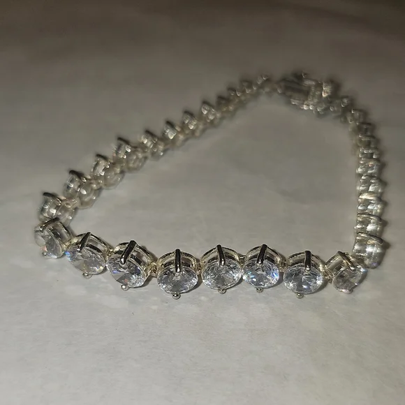 Elegant 925 Silver RJ Bracelet with CZ Stones - Picture 2 of 8